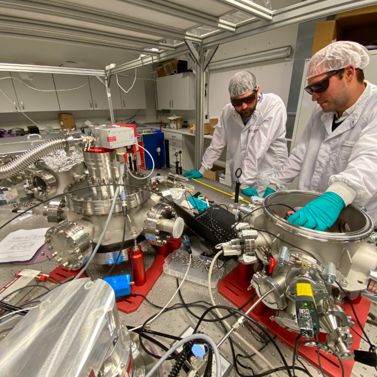Moonlander HHG installation