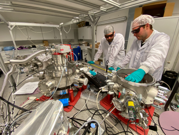 Moonlander HHG installation