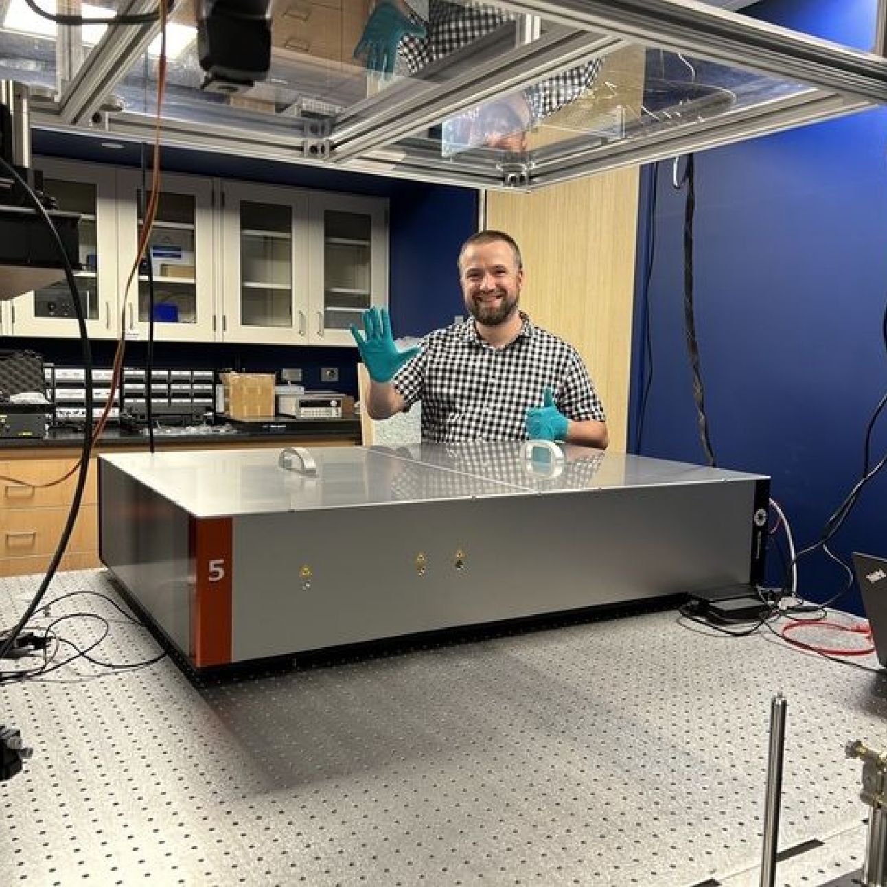 White Dwarf laser for three photon (3p) microscopy. Model WD-1300-1700-pro with three outputs at 1300 nm, 1700nm and 1035 nm.